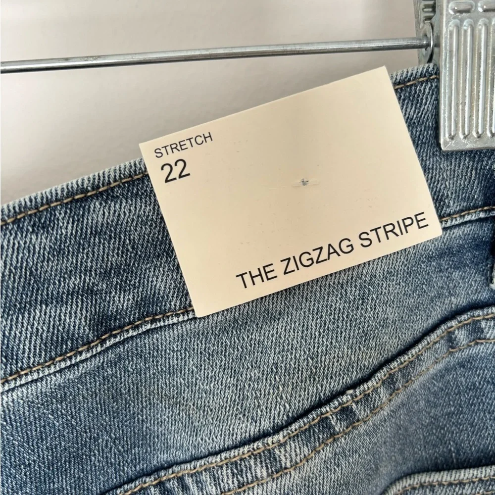 ZigZag Stripe distressed spilt hem jeans size 22